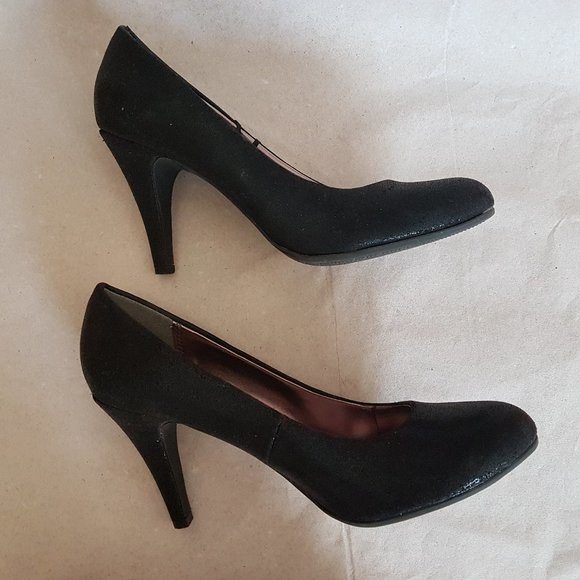 Steve Madden Black Closed Toe Heel - Size 6.5 - Picture 4 of 7